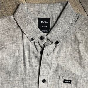 Men’s Classic Fit Button Up